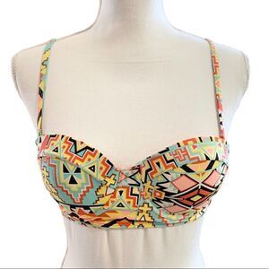 WOMEN’S 𝅺Forever 21 tribal print structured bikini top